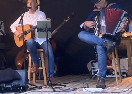 Helgdagskväll i timmerkojan