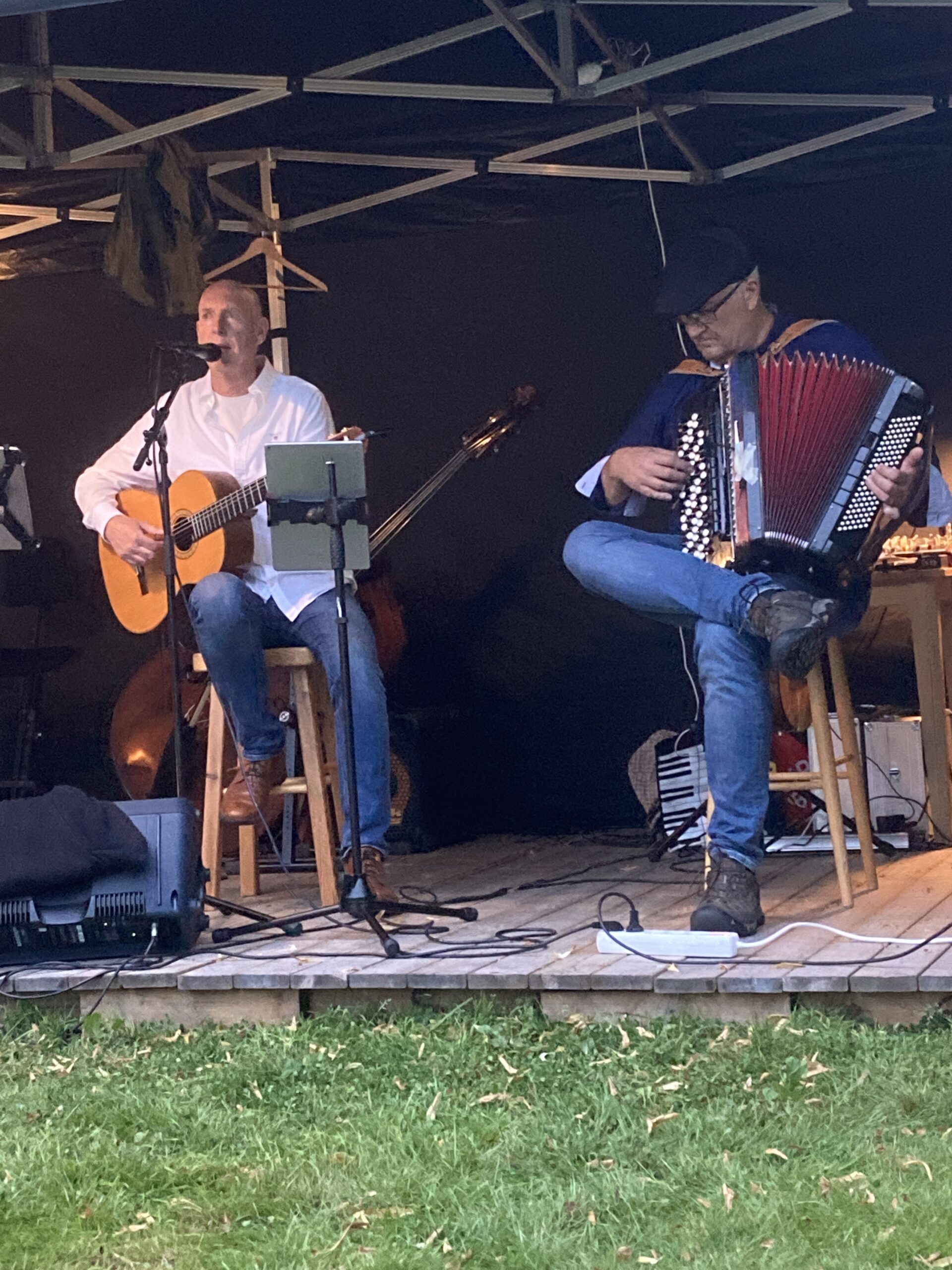 Helgdagskväll i timmerkojan